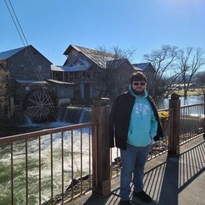 Meet your Posher, Seth